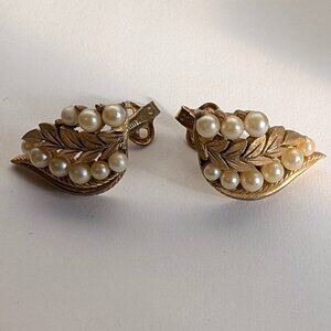 Vintage Crown Trifari Faux Pearl Earrings